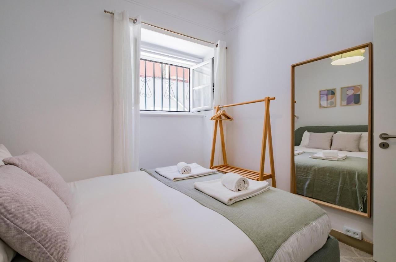 New! Unique 1 Bedroom Apartment- Santa Catarina 42 Lisboa Exterior foto